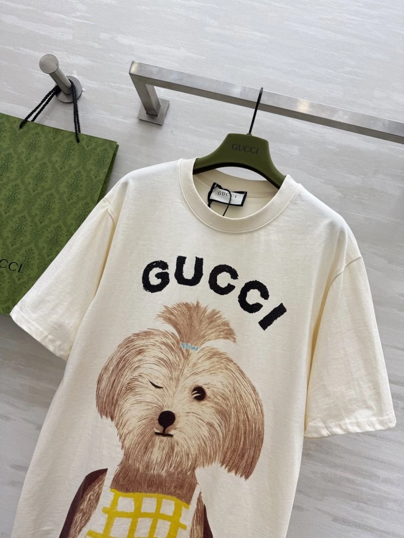 Bold Gucci T-Shirts 124830