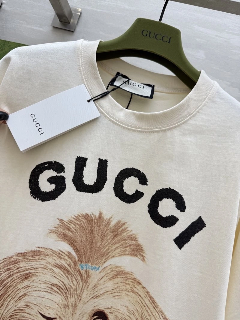 Bold Gucci T-Shirts 124830