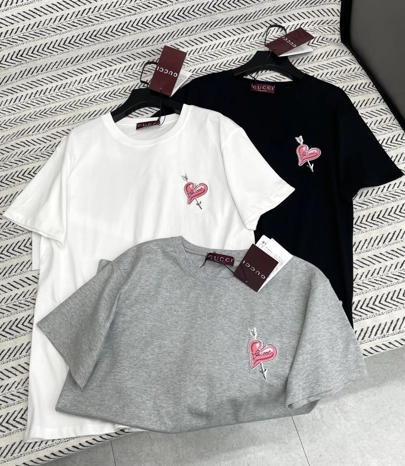 Seasonal Gucci T-Shirts 124805