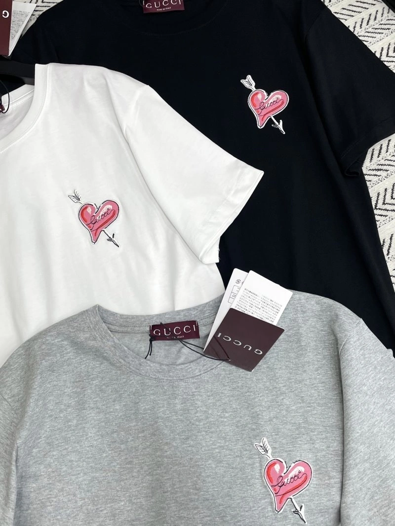 Seasonal Gucci T-Shirts 124805