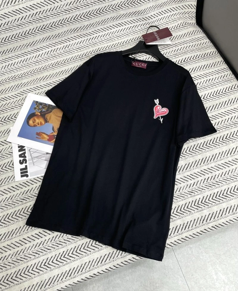 Seasonal Gucci T-Shirts 124805
