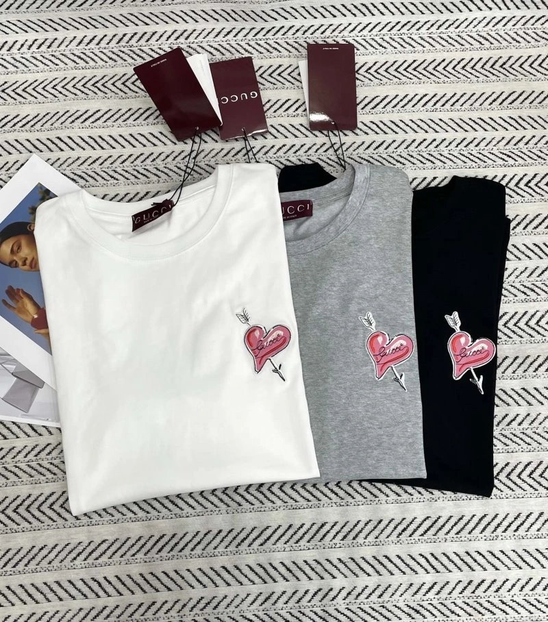 Seasonal Gucci T-Shirts 124805