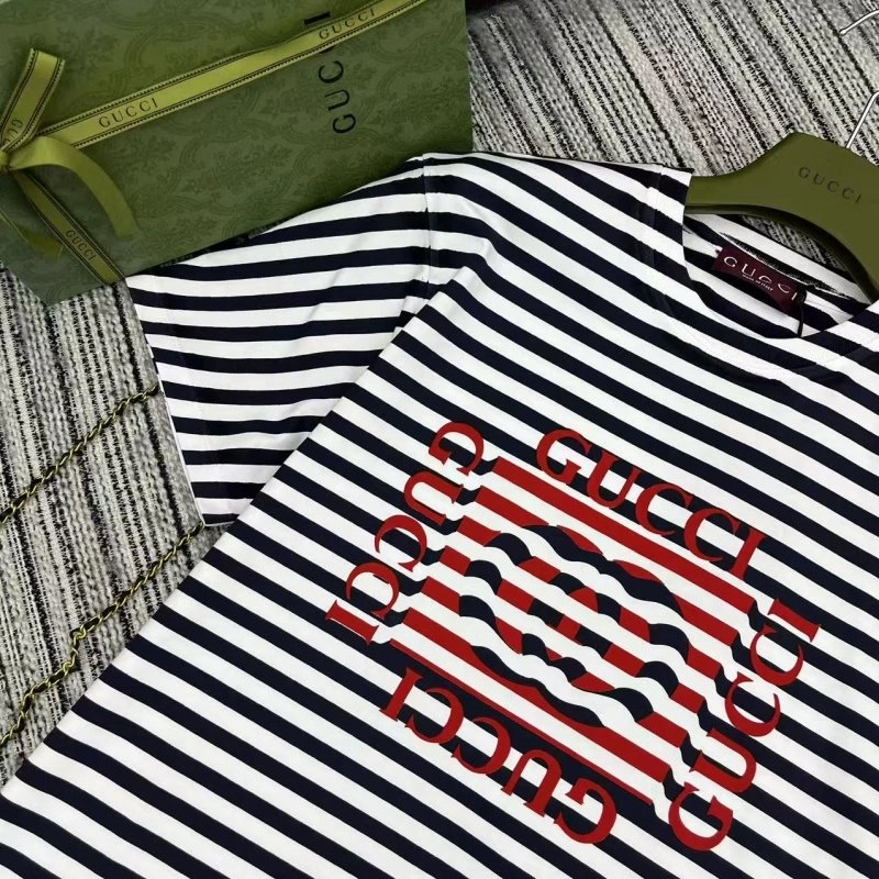 Gucci T-Shirts Lightweight 124773