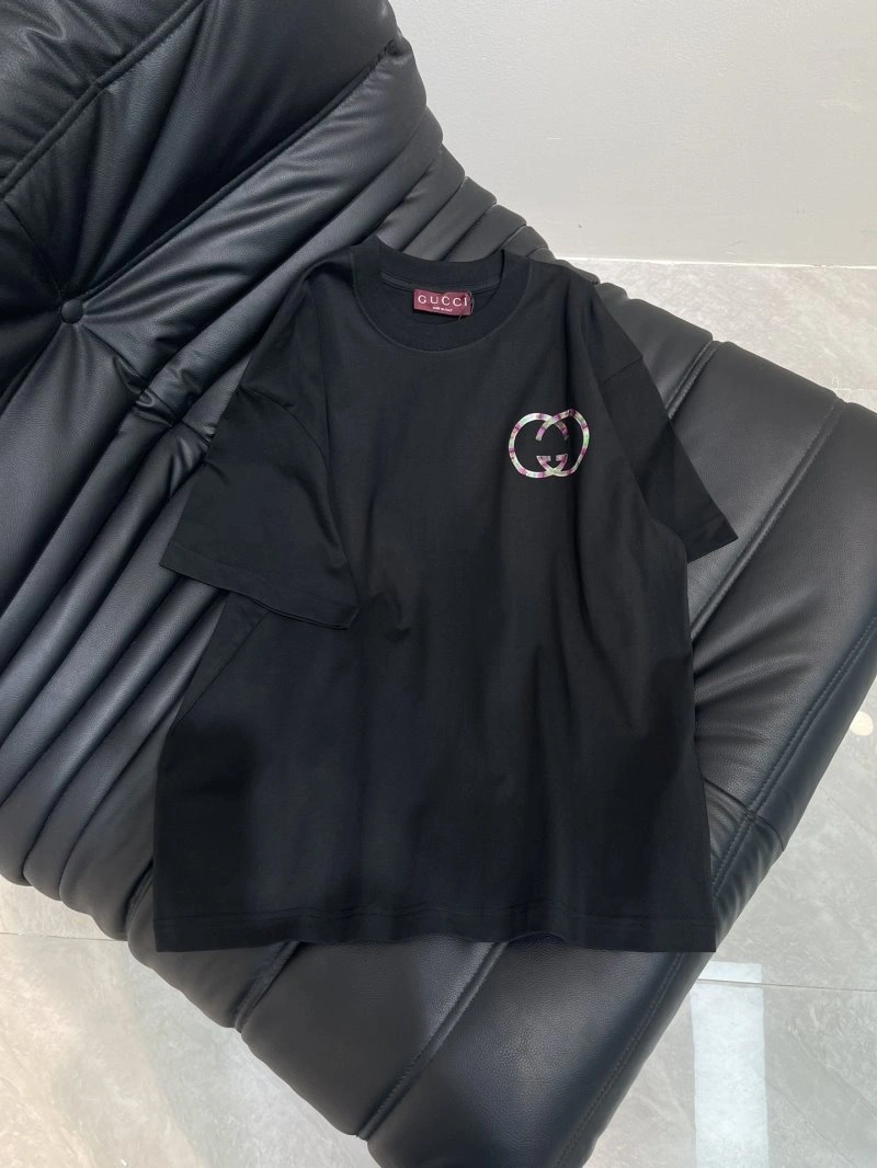 Lightweight Gucci T-Shirts 124738