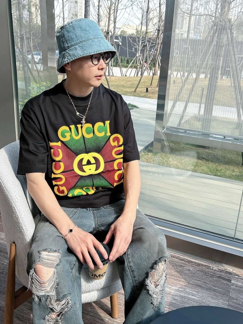 Sporty Gucci T-Shirts 126242