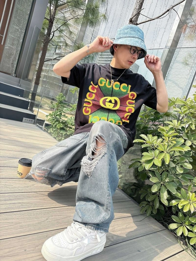 Sporty Gucci T-Shirts 126242