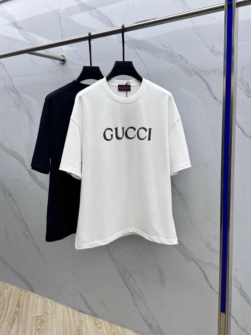 Gucci T-Shirts Refined 126211