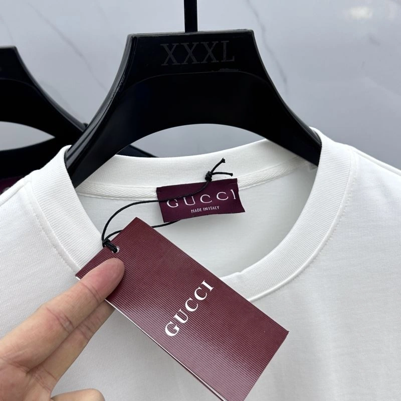 Gucci T-Shirts Refined 126211