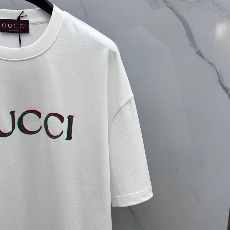 Gucci T-Shirts Refined 126211