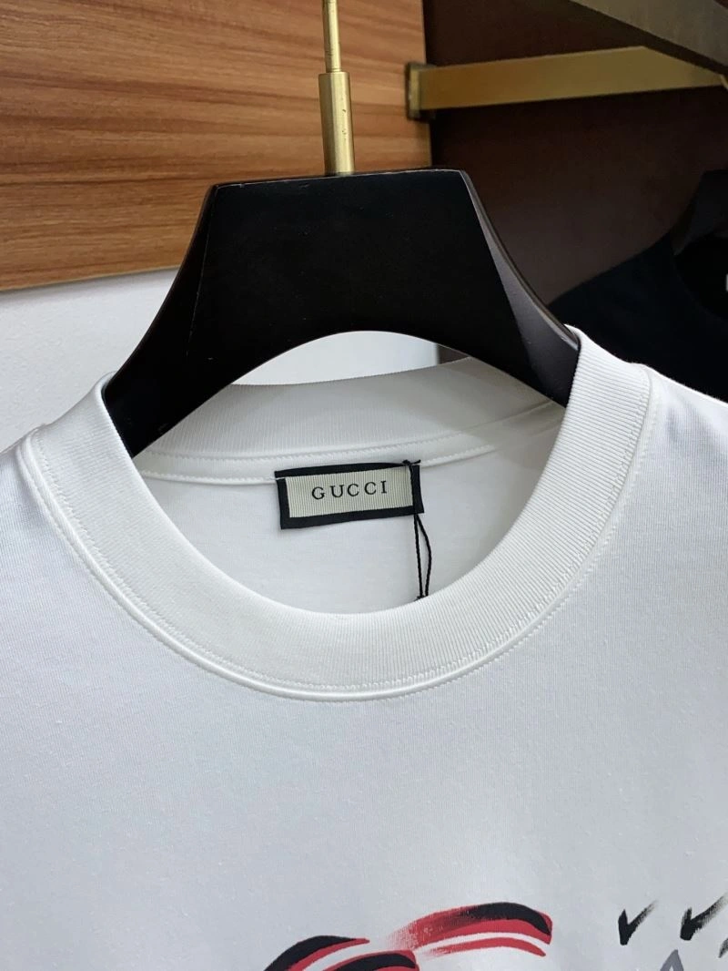 Vibrant Gucci T-Shirts 126187
