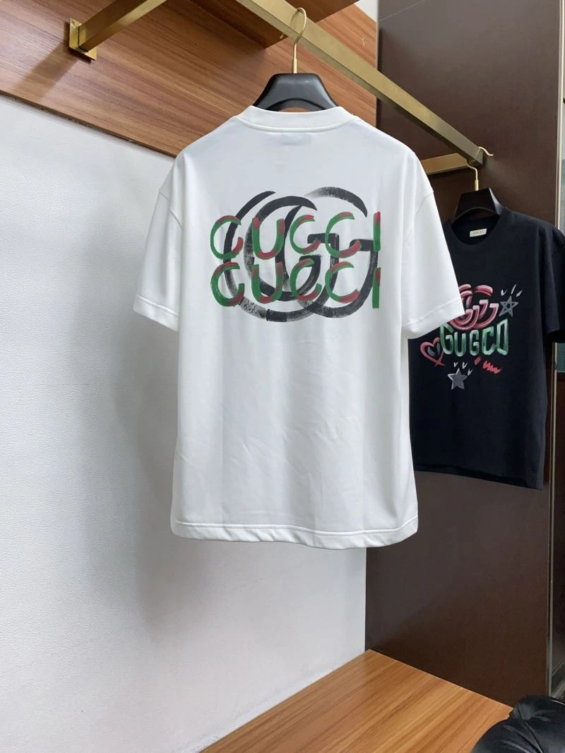 Vibrant Gucci T-Shirts 126187