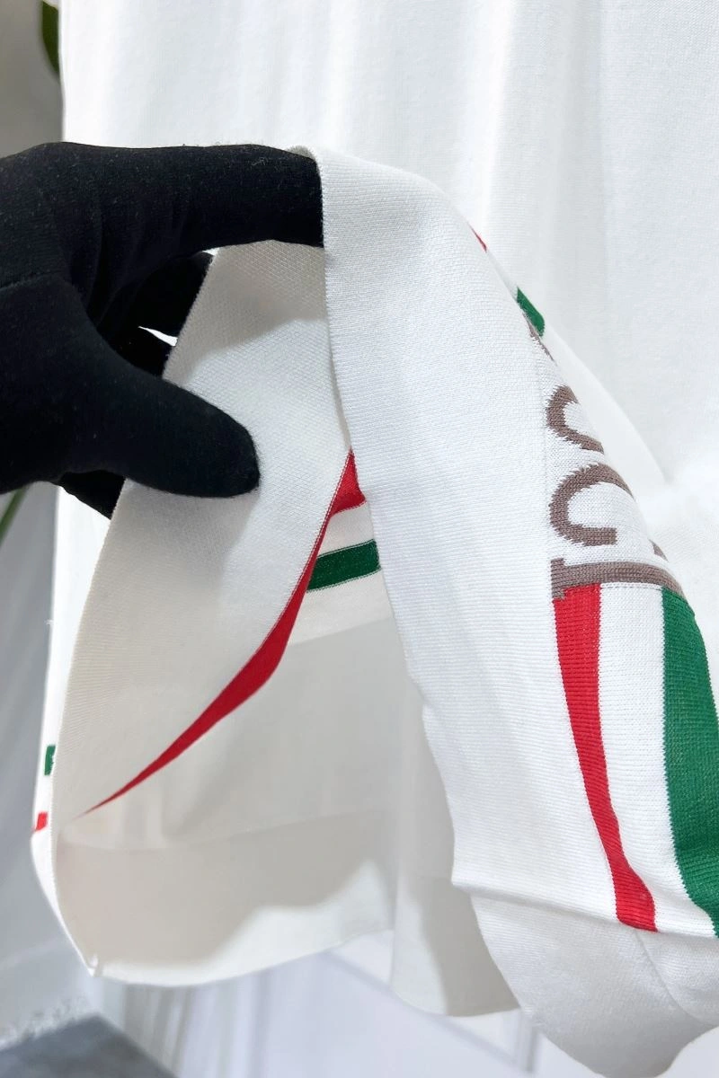 Modern Gucci T-Shirts 126198