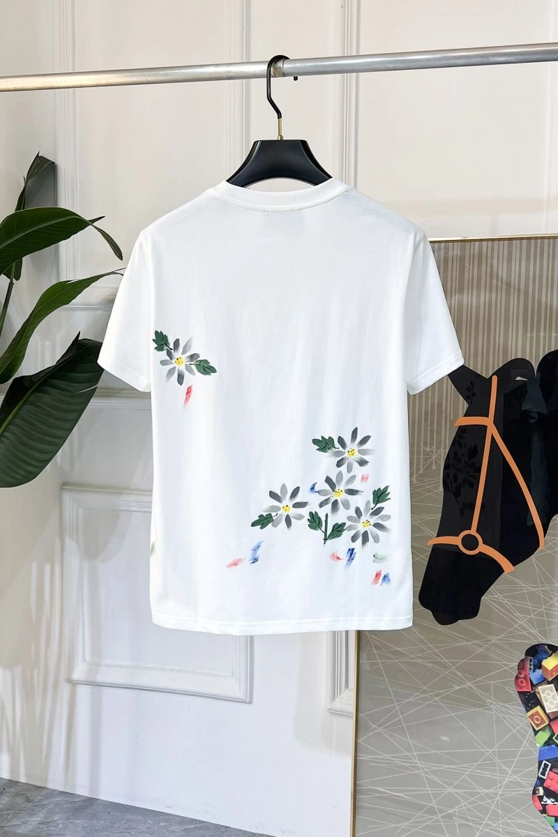 Seasonal Gucci T-Shirts 126157