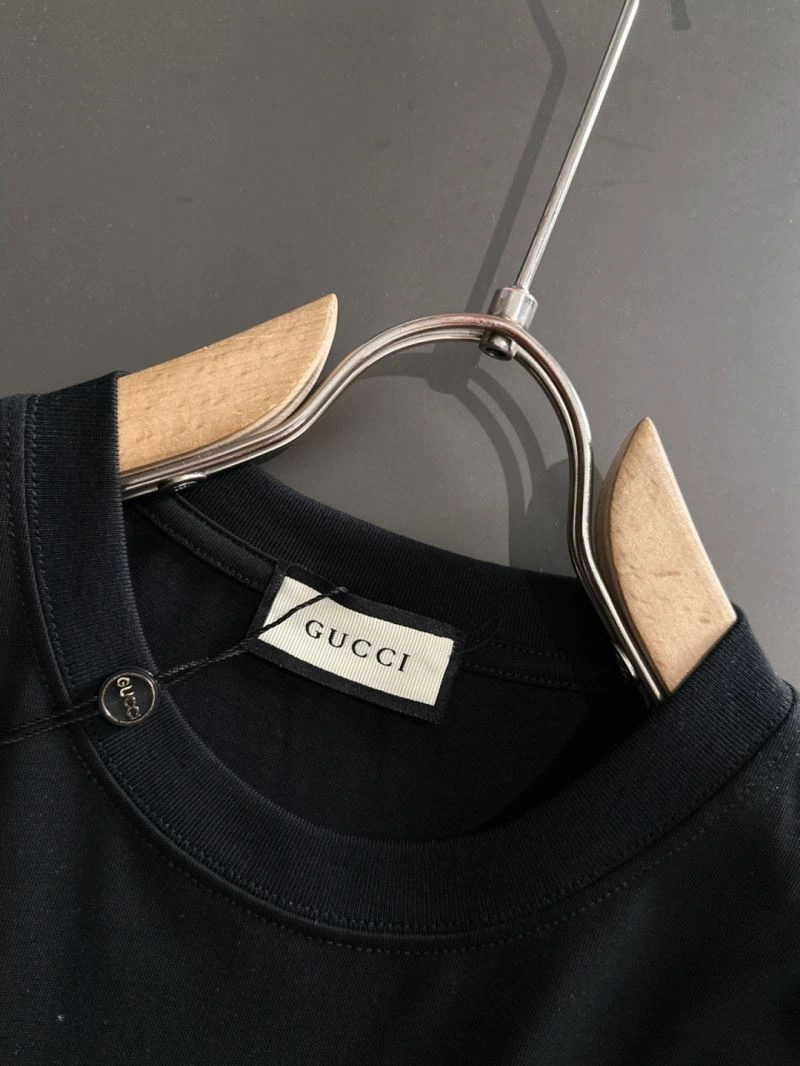 Tailored Gucci T-Shirts 126159