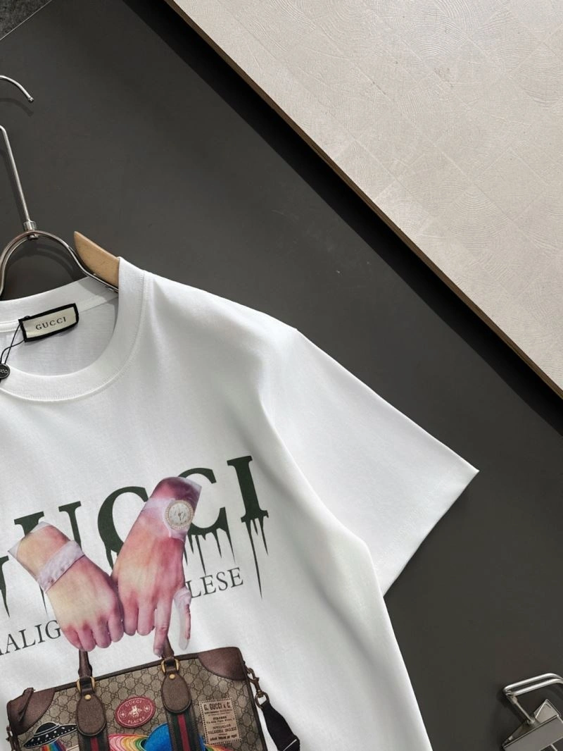 Gucci T-Shirts Refined 126137