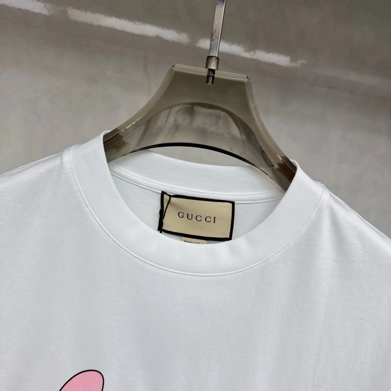 Bold Gucci T-Shirts 126118