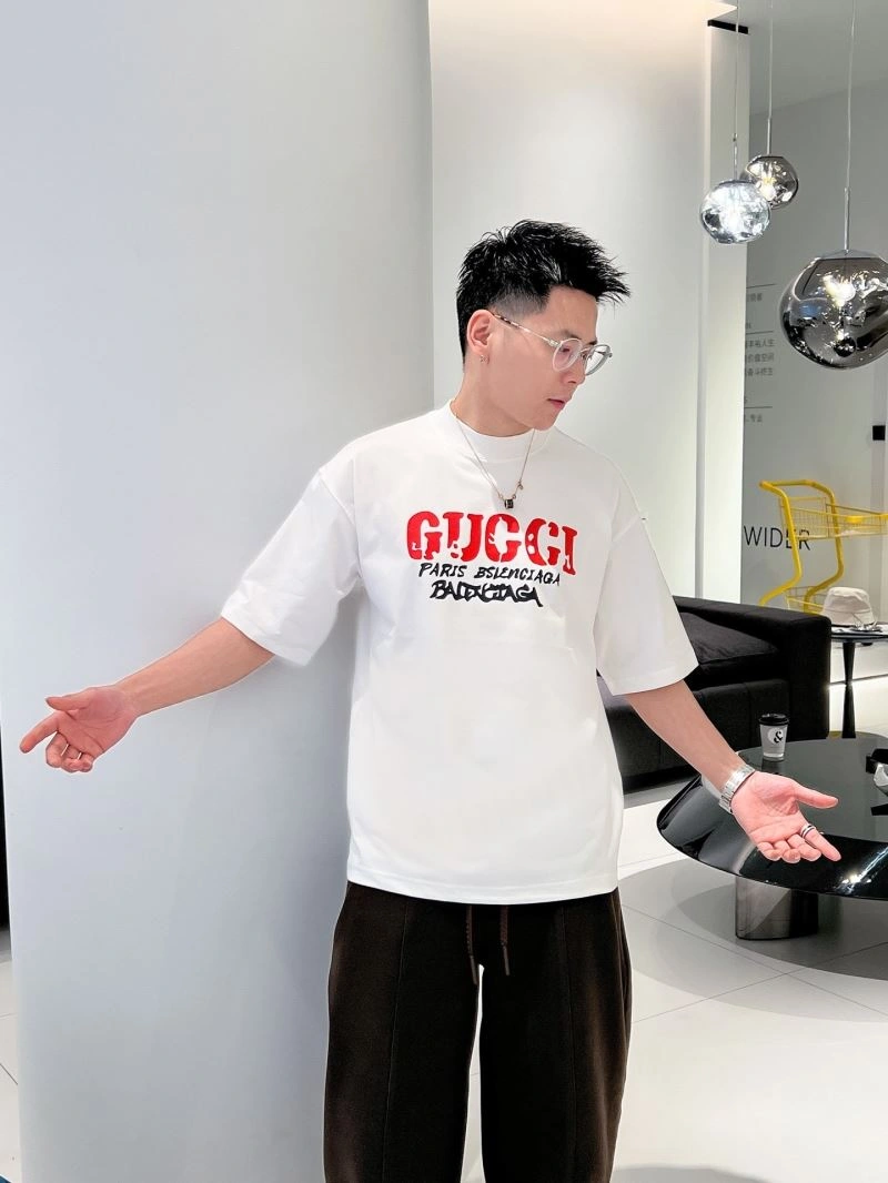 Gucci T-Shirts Neat 126113