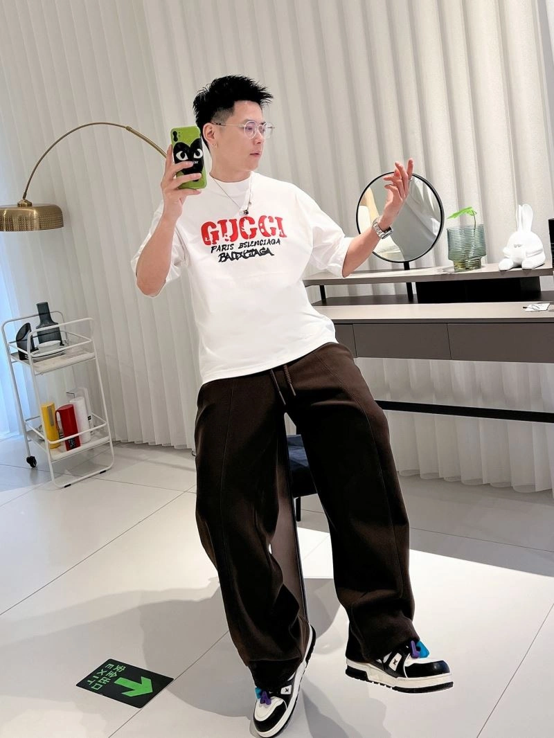 Gucci T-Shirts Neat 126113
