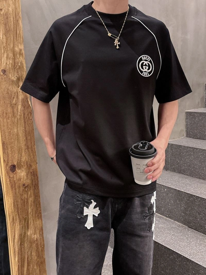 Lightweight Gucci T-Shirts 126089
