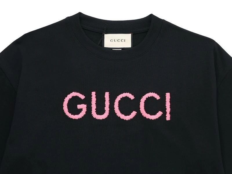 Gucci T-Shirts Durable 126040