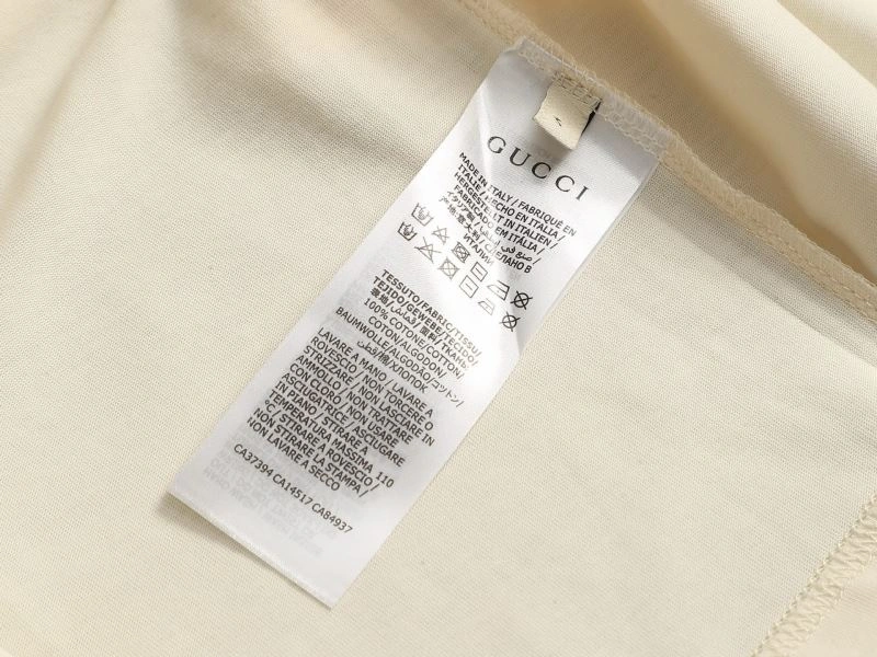 Vibrant Gucci T-Shirts 126038