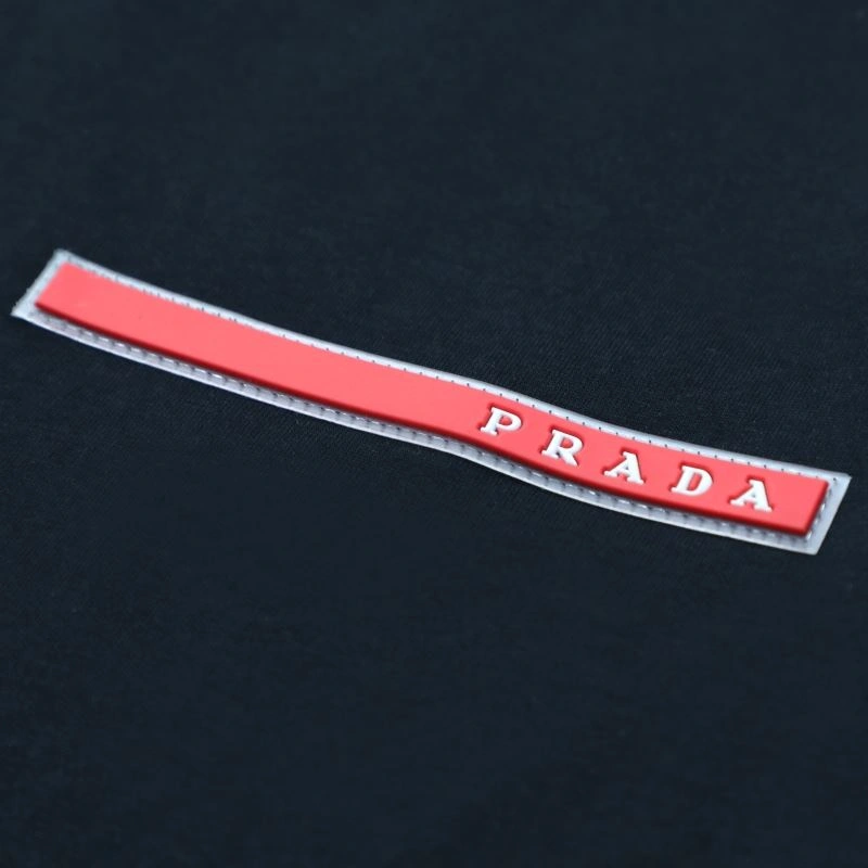 Sleek Gucci T-Shirts 126036