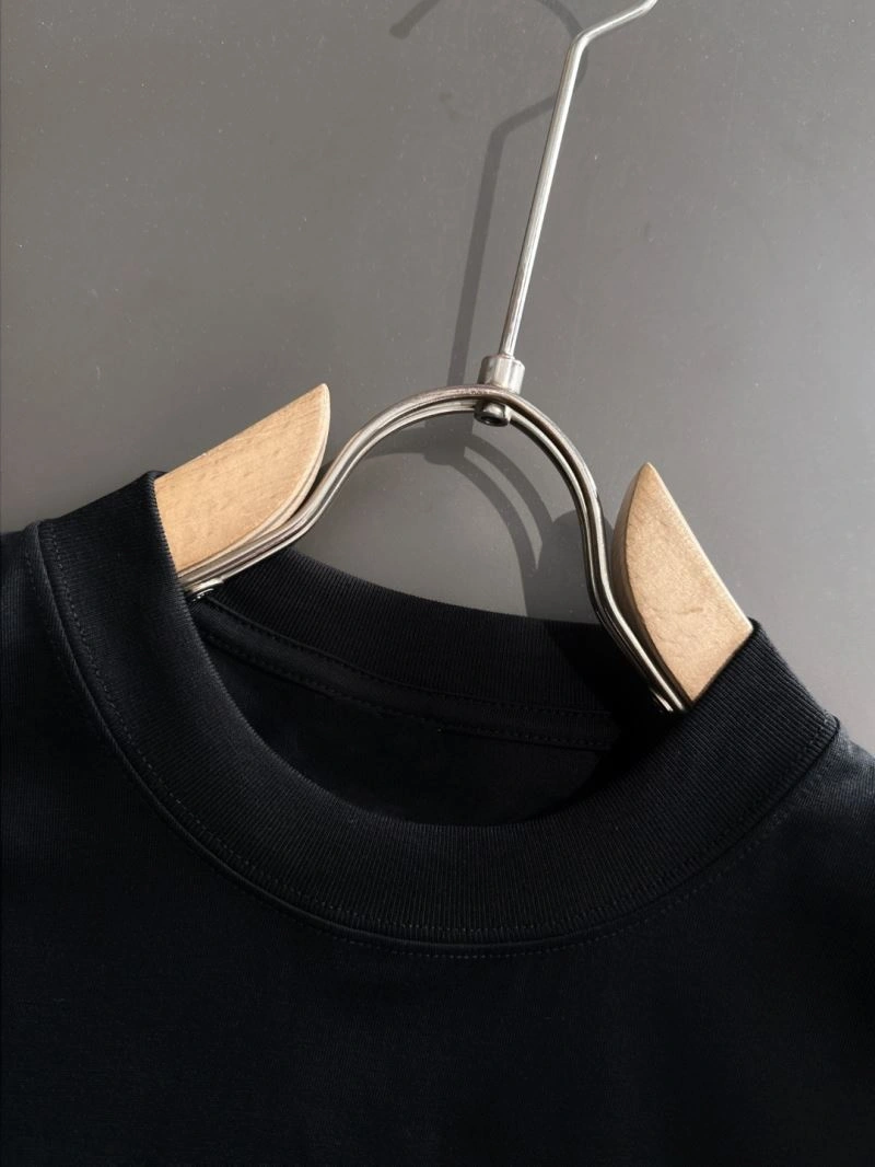Lightweight Gucci T-Shirts 126035