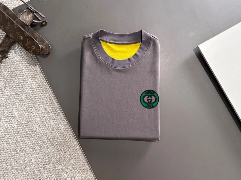 Sleek Gucci T-Shirts 126030