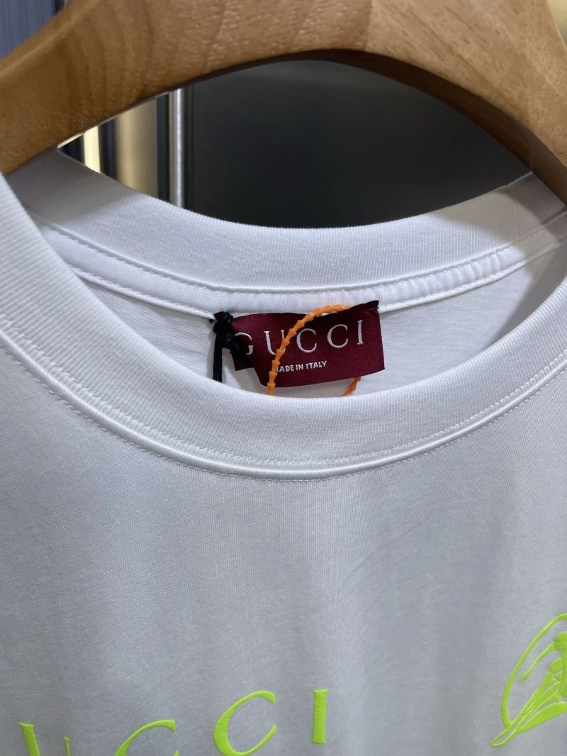 ComfortFit Gucci T-Shirts 126027