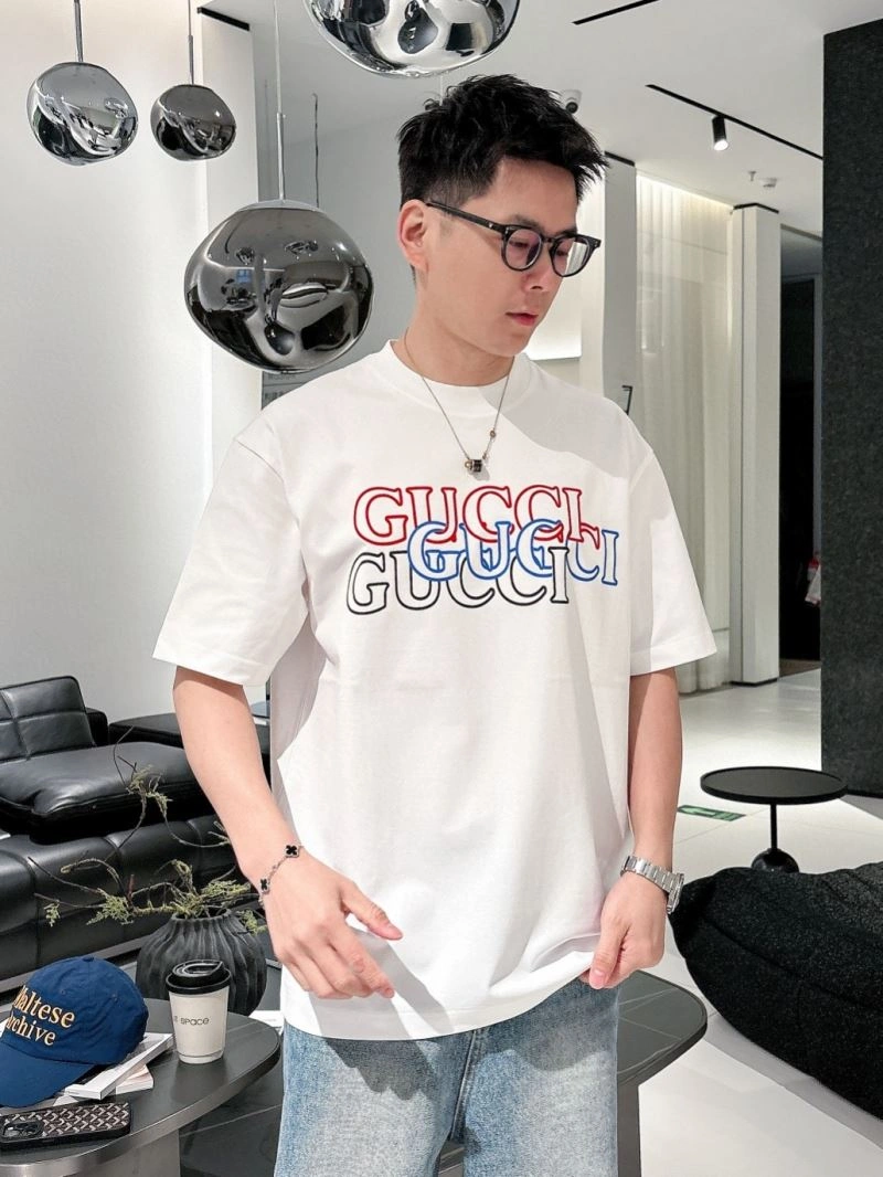 Effortless Gucci T-Shirts 125755