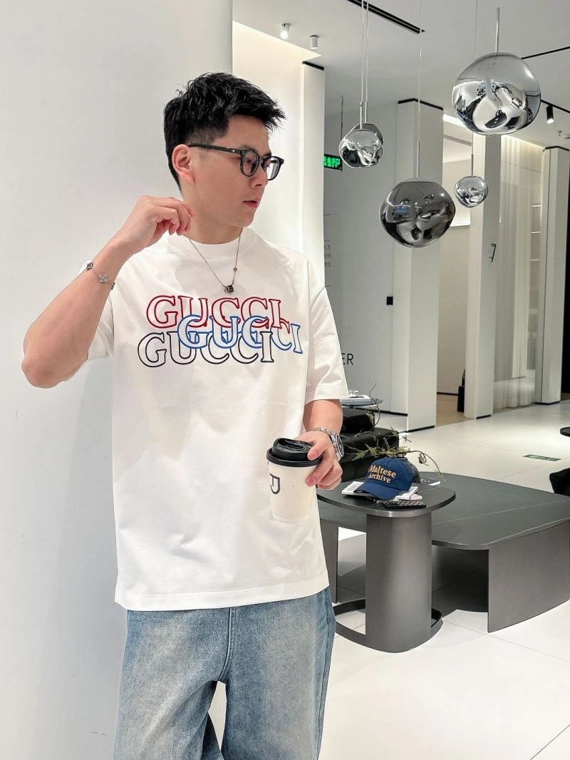 Effortless Gucci T-Shirts 125755