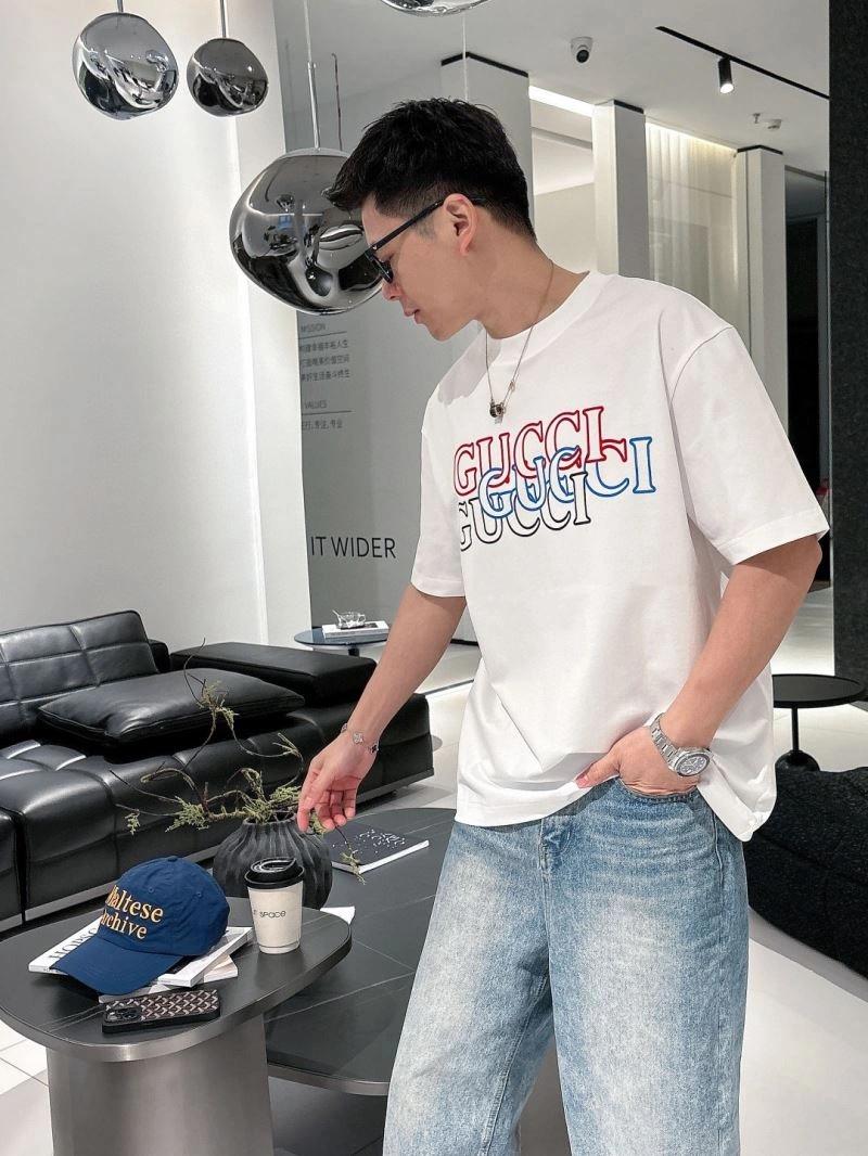 Effortless Gucci T-Shirts 125755