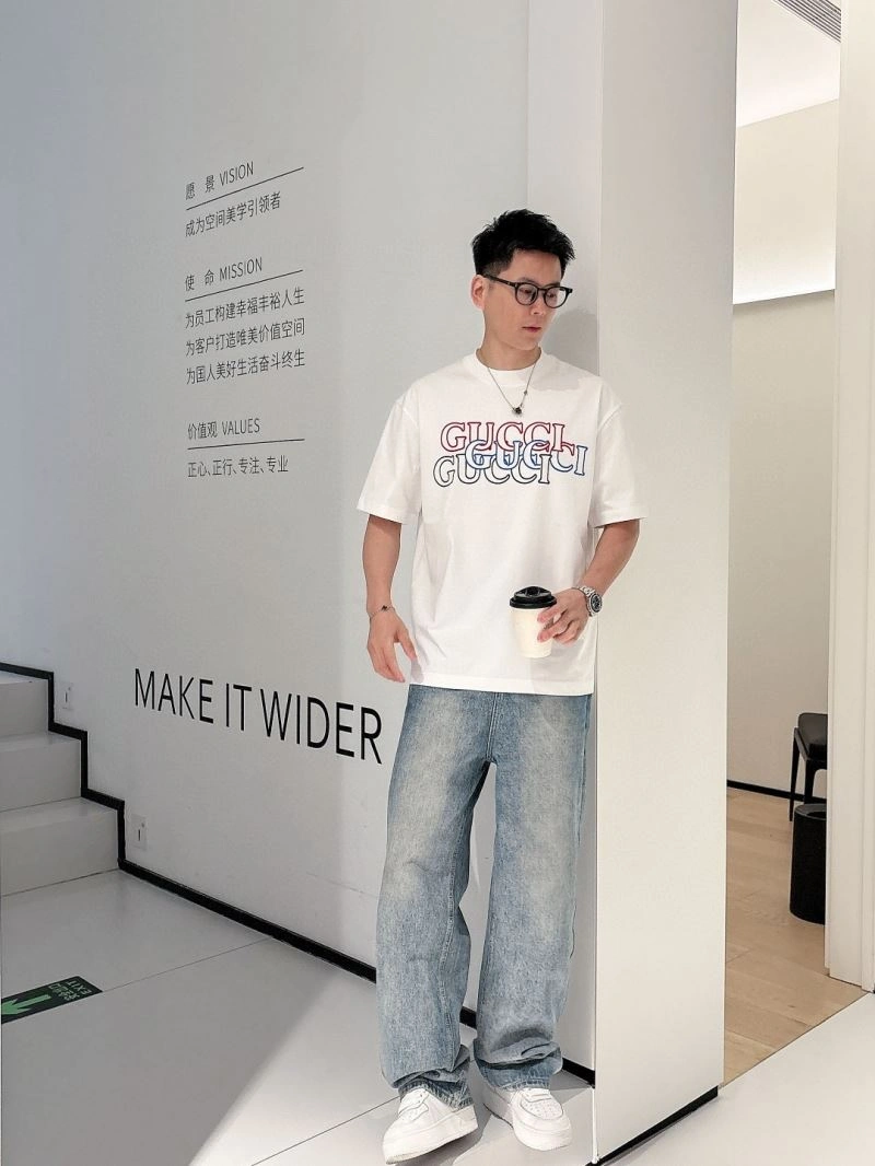 Effortless Gucci T-Shirts 125755
