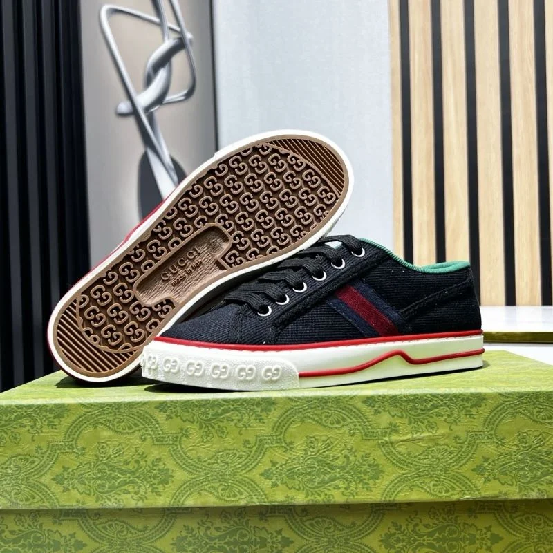 WrinkleFree Gucci Tennis 25285