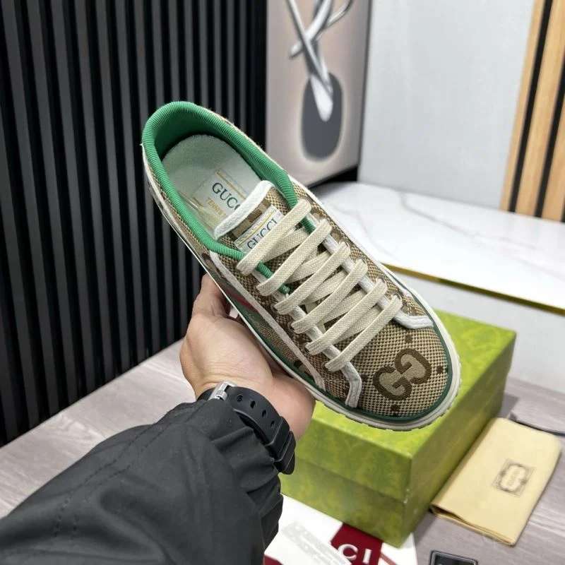 Neat Gucci Tennis 25155