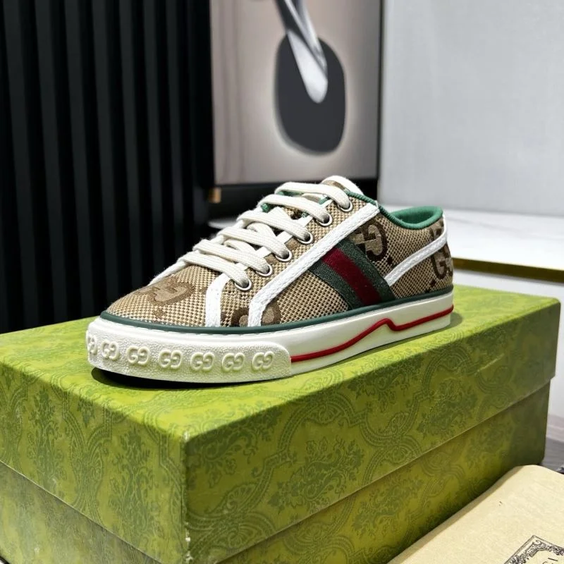 Neat Gucci Tennis 25155