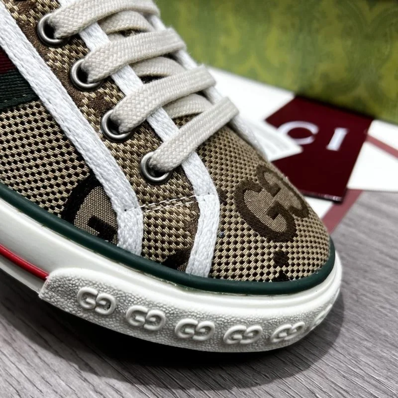 Neat Gucci Tennis 25155