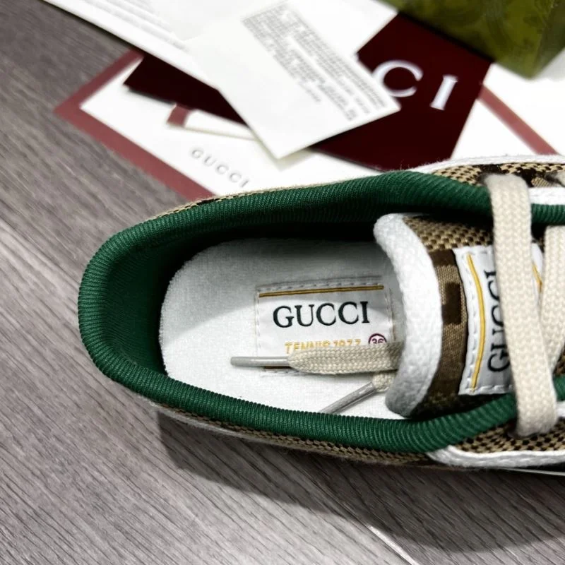 Neat Gucci Tennis 25155