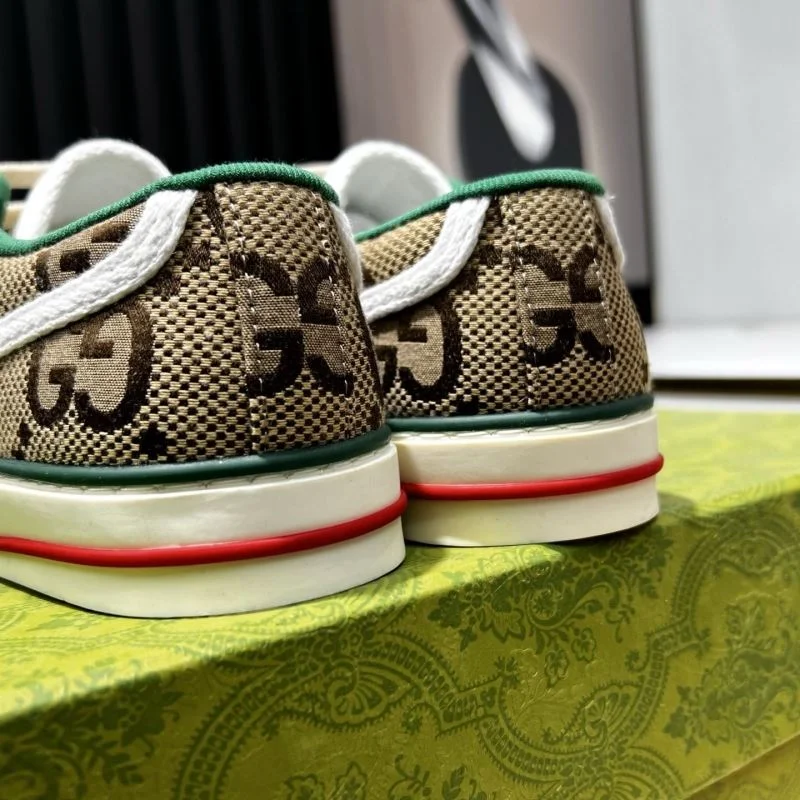 Neat Gucci Tennis 25155
