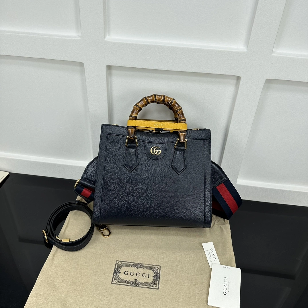Lightweight Gucci Top Handle Bags 67381