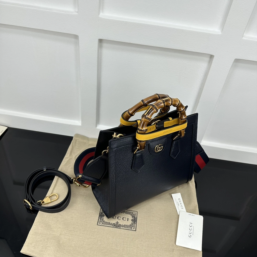 Lightweight Gucci Top Handle Bags 67381