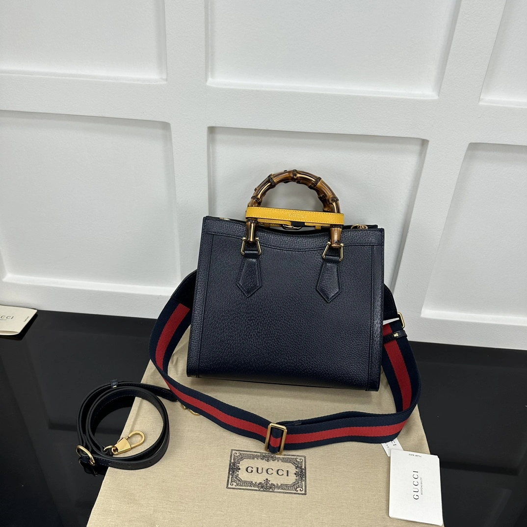 Lightweight Gucci Top Handle Bags 67381