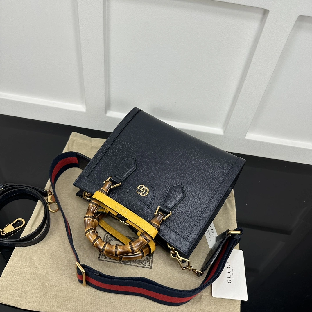 Lightweight Gucci Top Handle Bags 67381