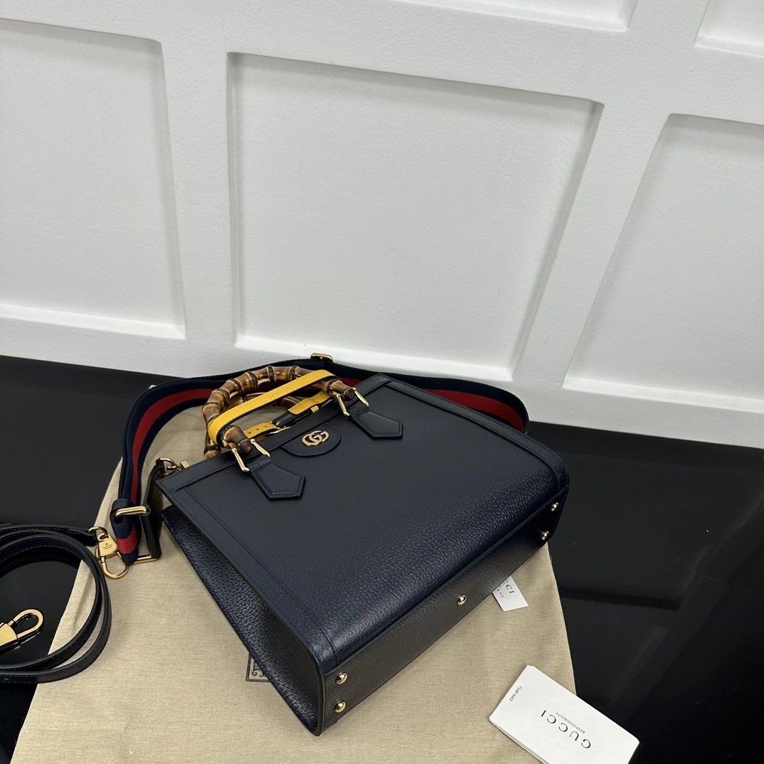 Lightweight Gucci Top Handle Bags 67381