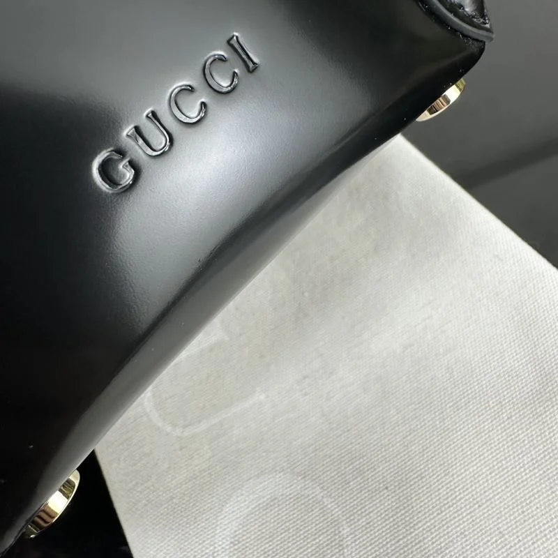 Sleek Gucci Top Handle Bags 50219