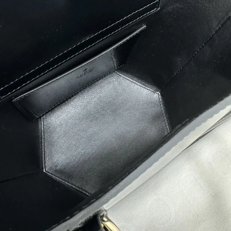 Sleek Gucci Top Handle Bags 50219