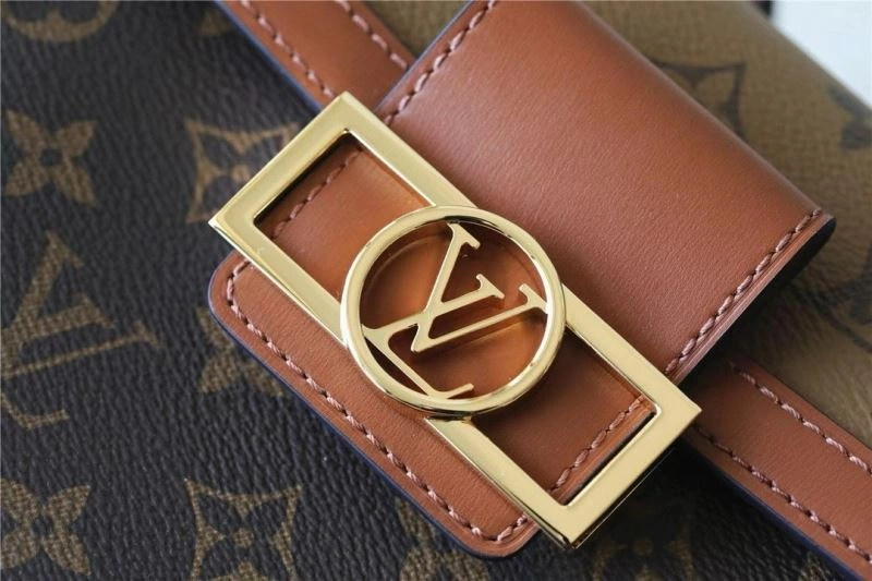 Contemporary Gucci Top Handle Bags 77610