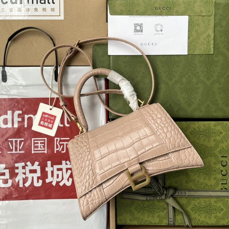 Neat Gucci Top Handle Bags 74417