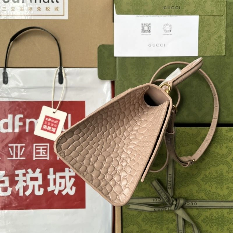 Neat Gucci Top Handle Bags 74417