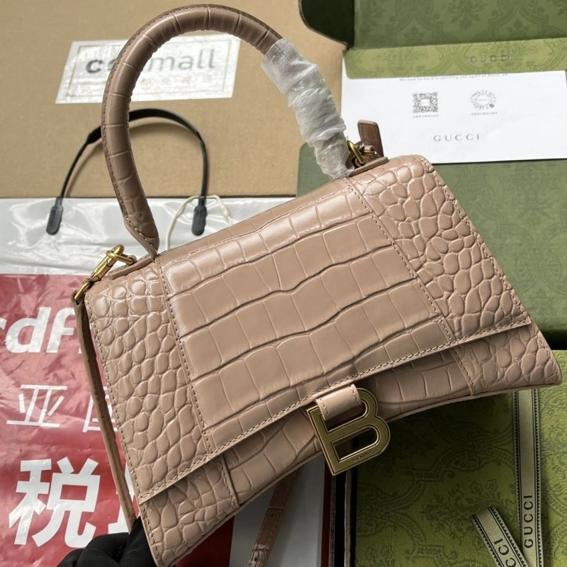 Neat Gucci Top Handle Bags 74417